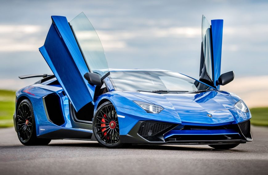 Exotic Lifestyle in Motion: Renting a Lamborghini in Dubai for Business & VIP Events
