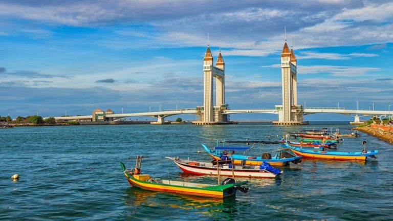 Plan the perfect trip to Kuala Terengganu