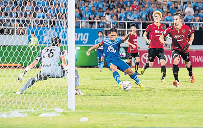 Using Previous Season Stats to Find New Trends in Thai League 2017/2018